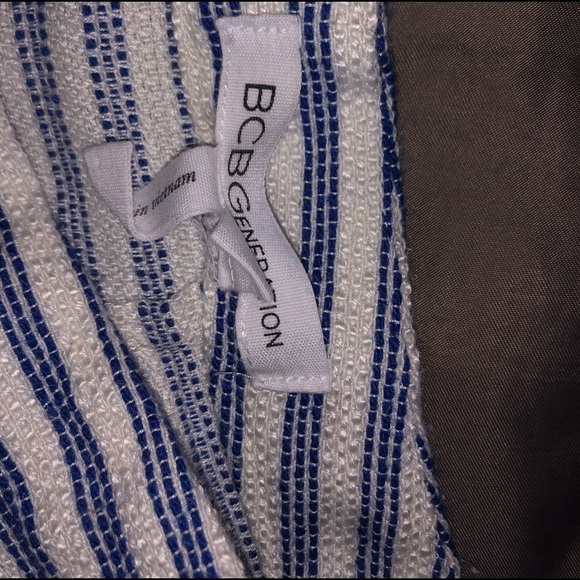 White and blue shorts - Picture 2 of 2